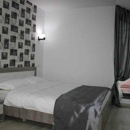 Hotel Riana Adjud Zewnętrze zdjęcie