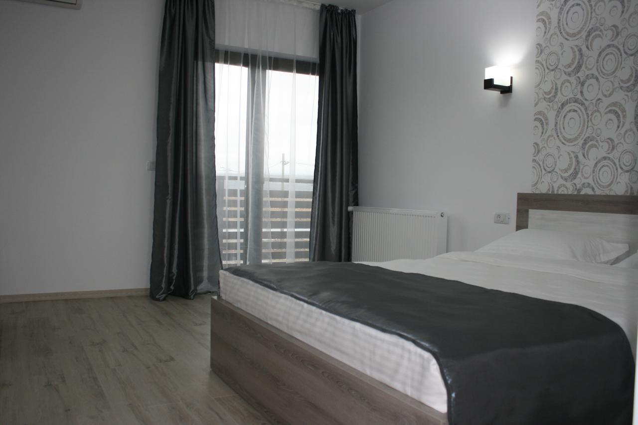 Hotel Riana Adjud Zewnętrze zdjęcie